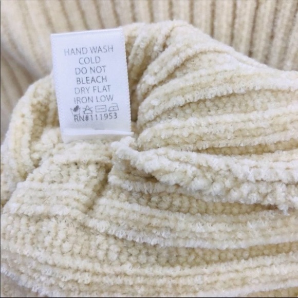 4/$45 ACTIVE USA Off White Cream Long Sleeve Crew Neck Cropped Sweater size Med - Picture 6 of 6